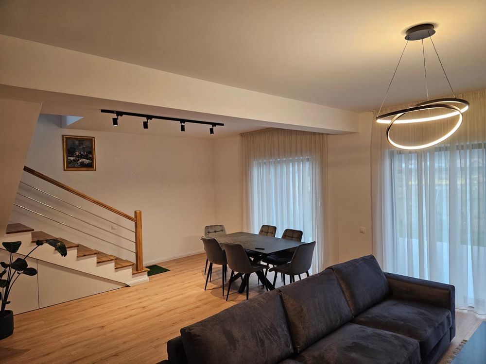 Casa de vanzare sau de inchiriat