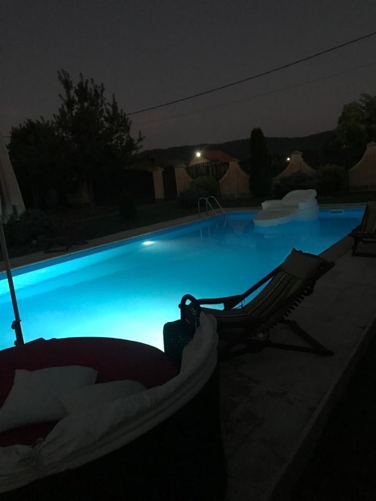 Vila spațioasă cu piscină, foișor și anexe – 1300 mp teren
