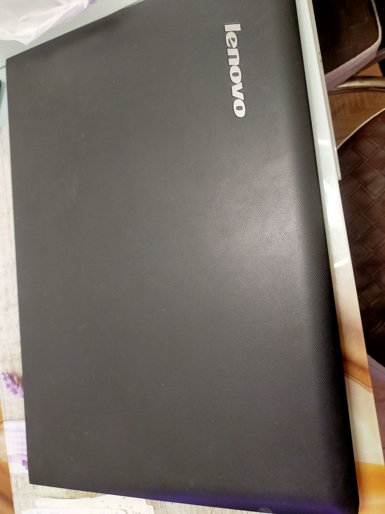 Лаптоп Lenovo G50,RAM 2 GB и външен диск за dvd