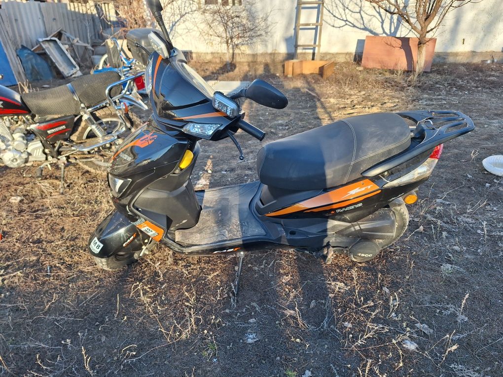 Продаётся скутер марка м8