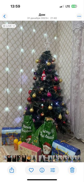 Елка новогодняя в отличном состояний, в подарок игрушки