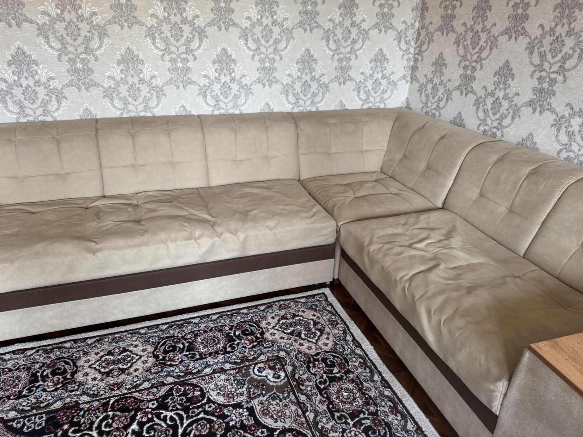Угалок диван ! Эьлондаги ракамга кунгирок килинг