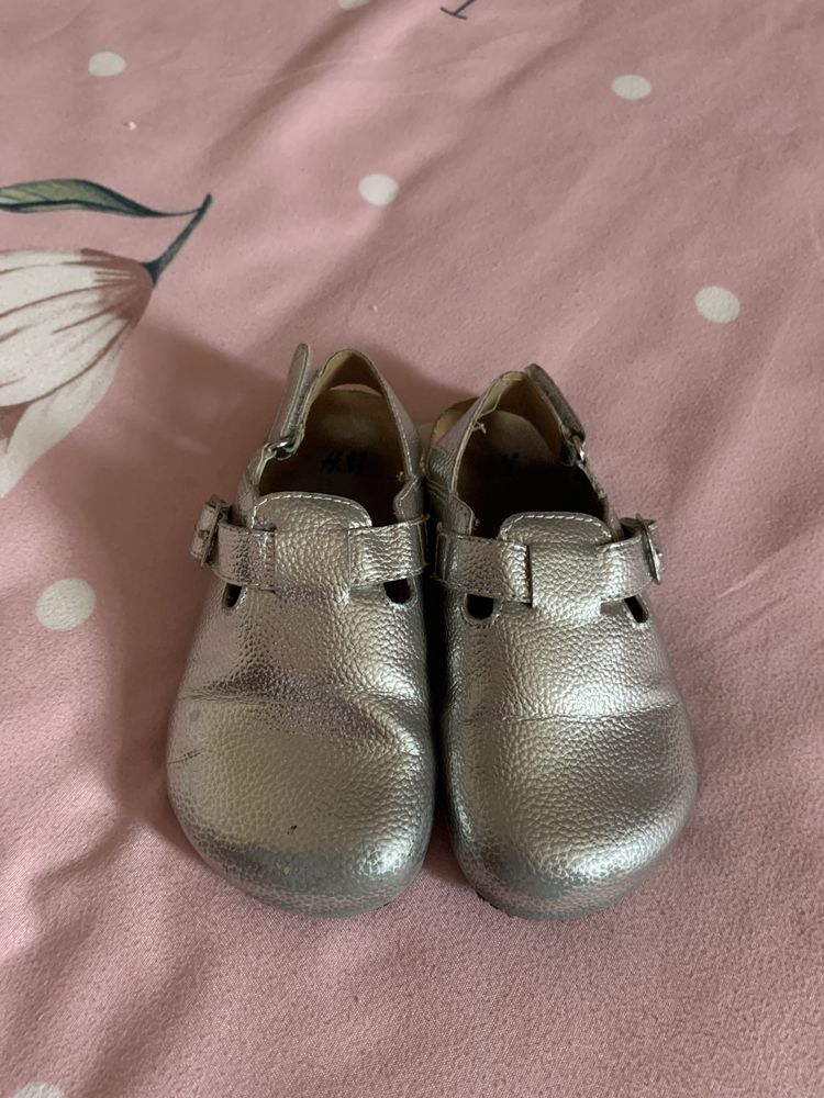 Sandale h&m marimea 25