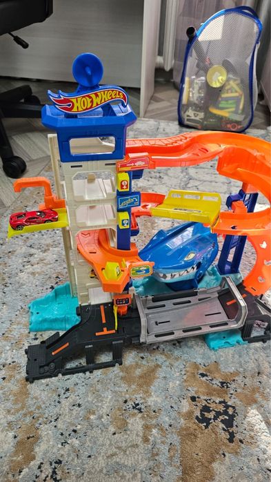 Продам игрушку хот вилс