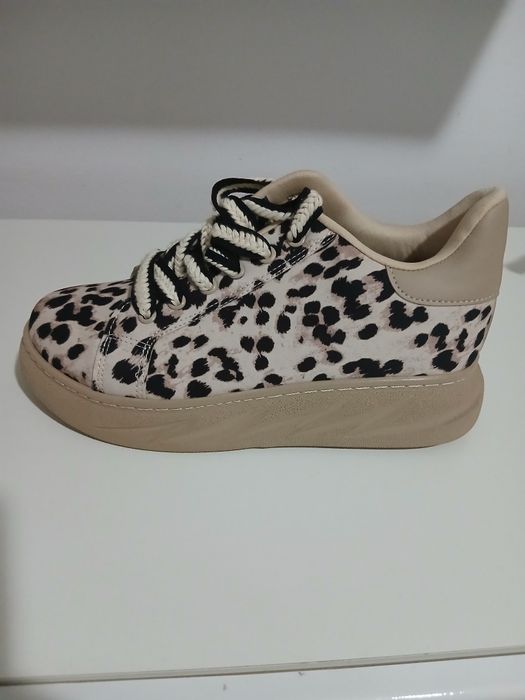 Încălțăminte dama.