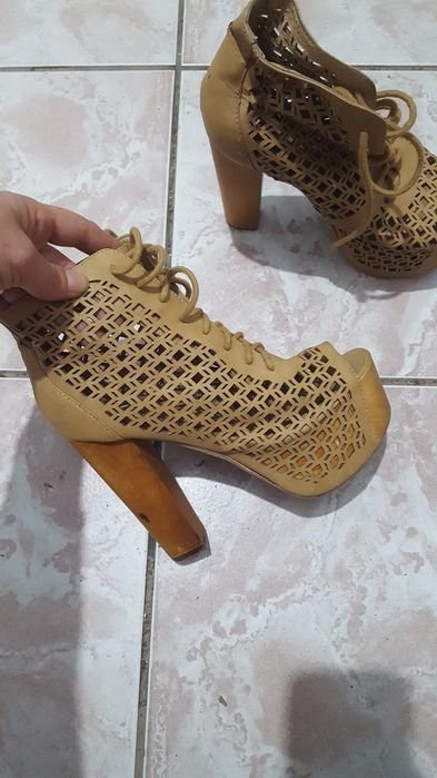 Platforme / botine Jeffrey Campbell piele nr 36