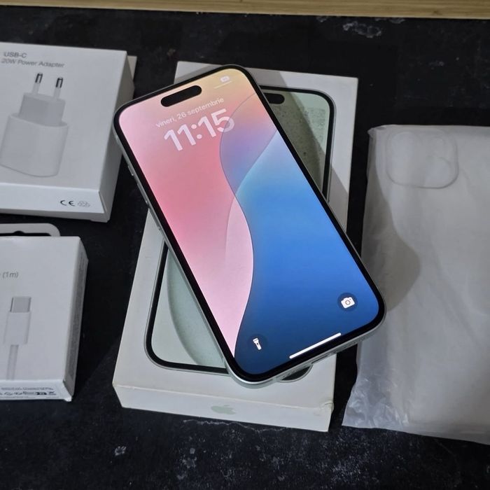 Vand / Schimb IPhone 15 Green 128 GB Impecabil