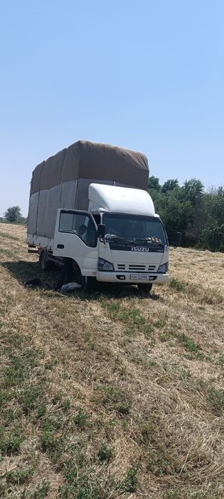 Isuzu sotiladi yili 2008 meton baloni 6ta. Balonlari 90%