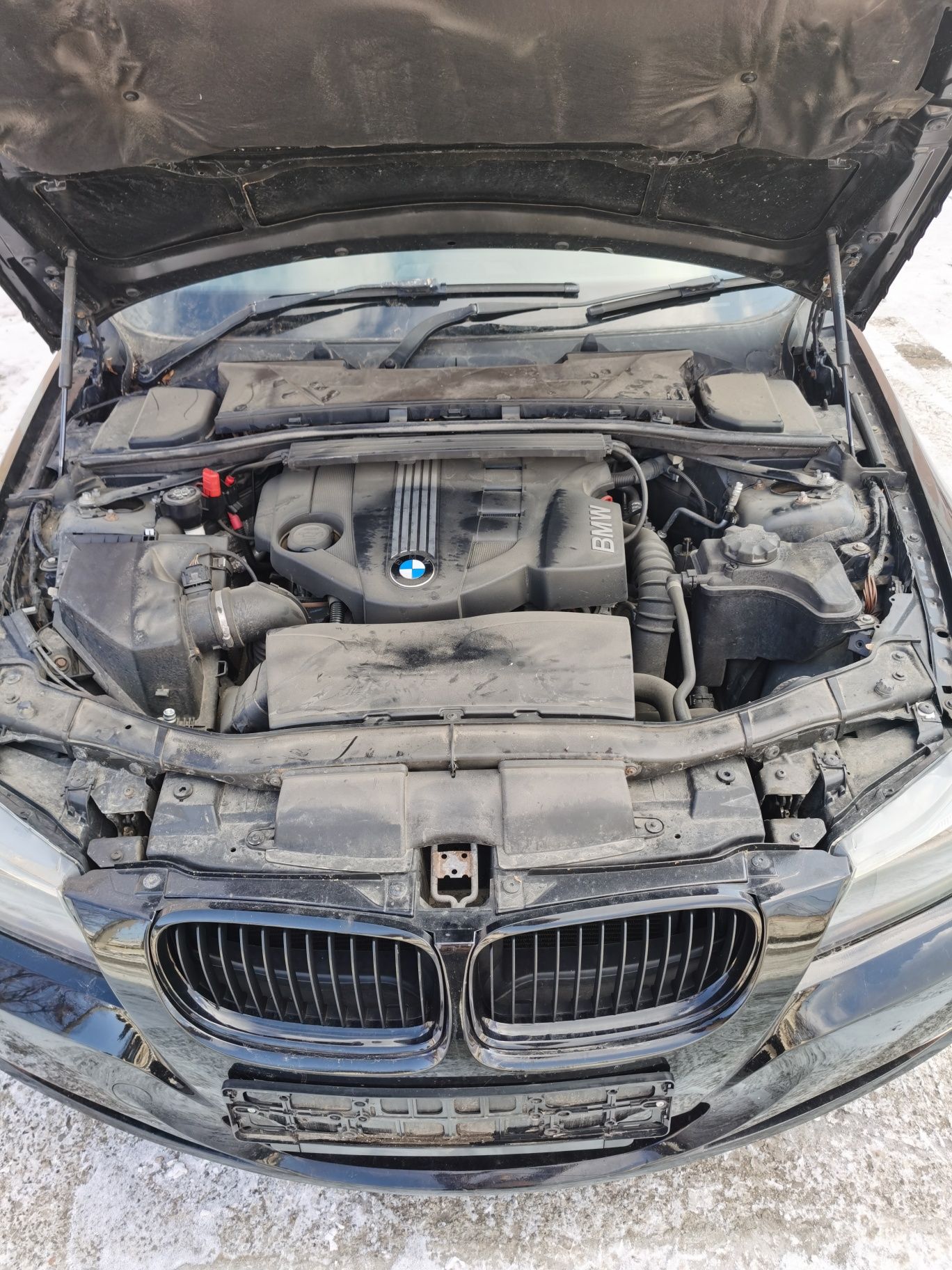 Dezmembrez BMW e90 Facelift 2010 diesel