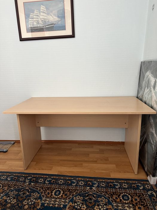 Продам стол