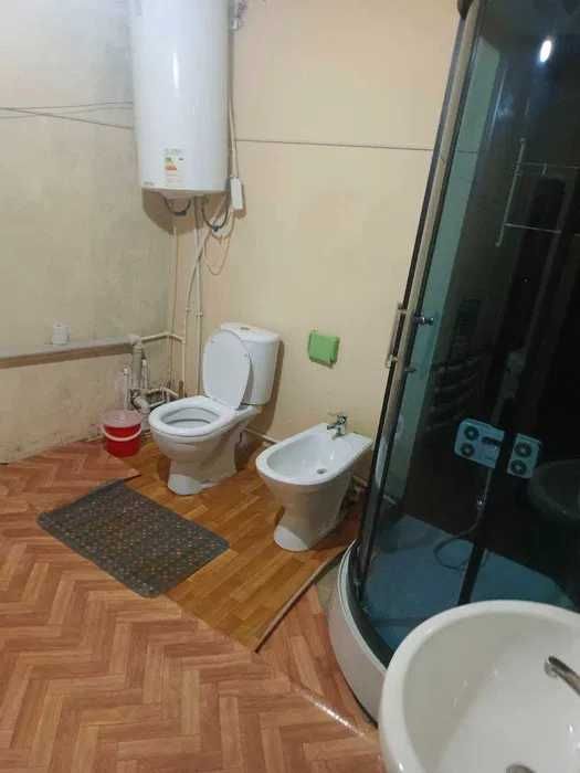 Срочно сдается 2-этажный дом,6 комнат,3,5 сотки,Шахристанская.