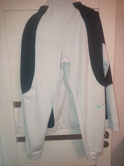 Чисто нов анцунг Nike!