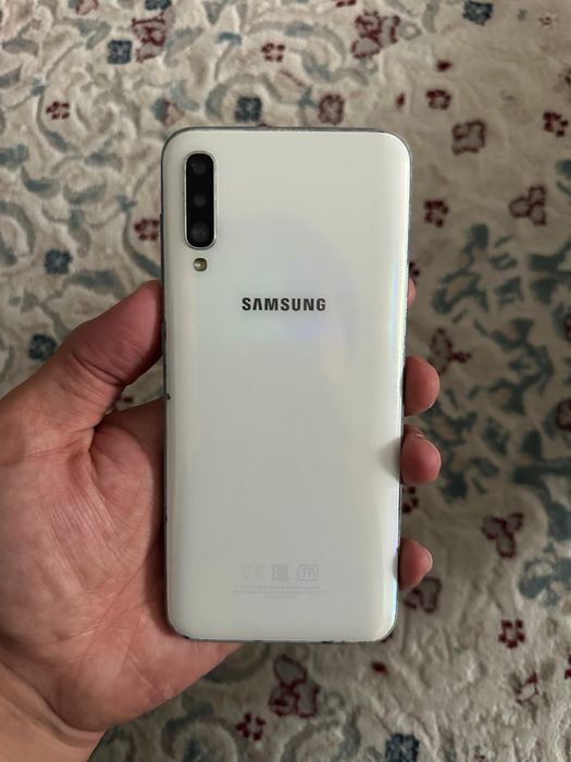 Samsung A50 продам