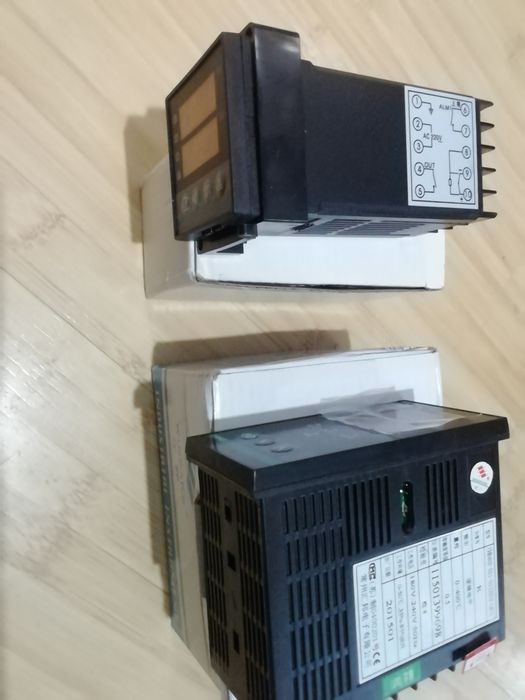 Controler temperatura industrial 0-400°, Rex și CHB 402