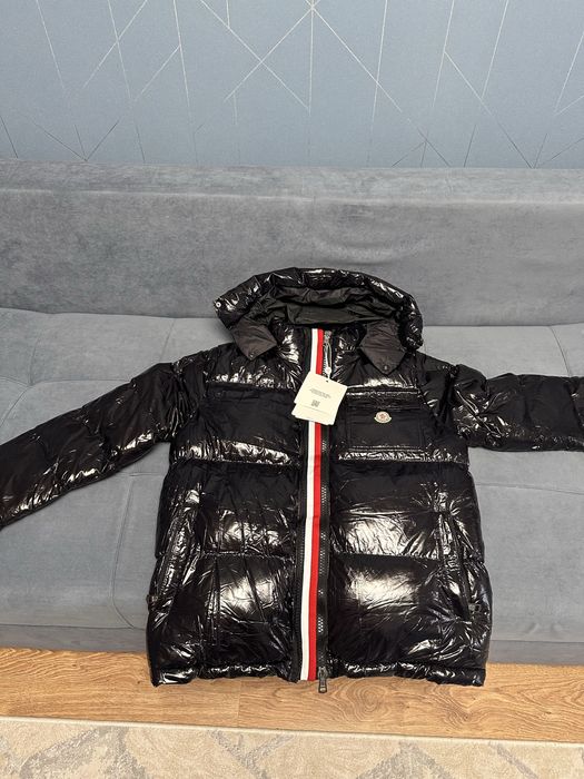 Продам куртку Moncler