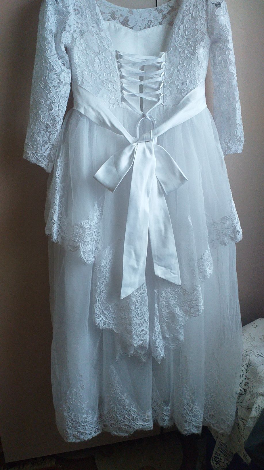 Vand rochie elegantă, talia 10(134-140cm)