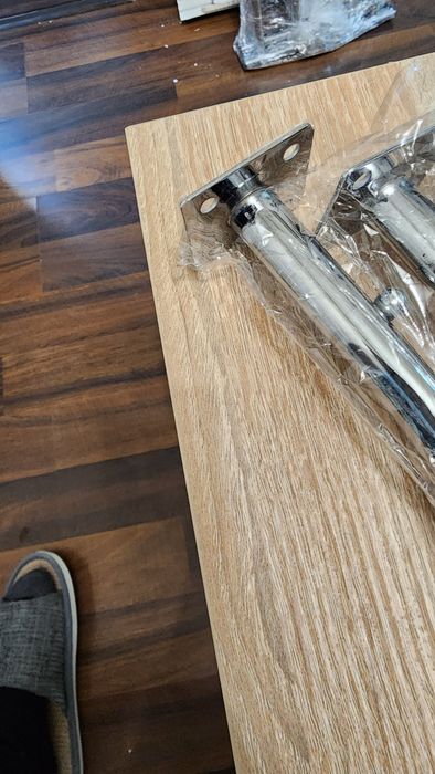 Kiyim osgich temir 4 ta