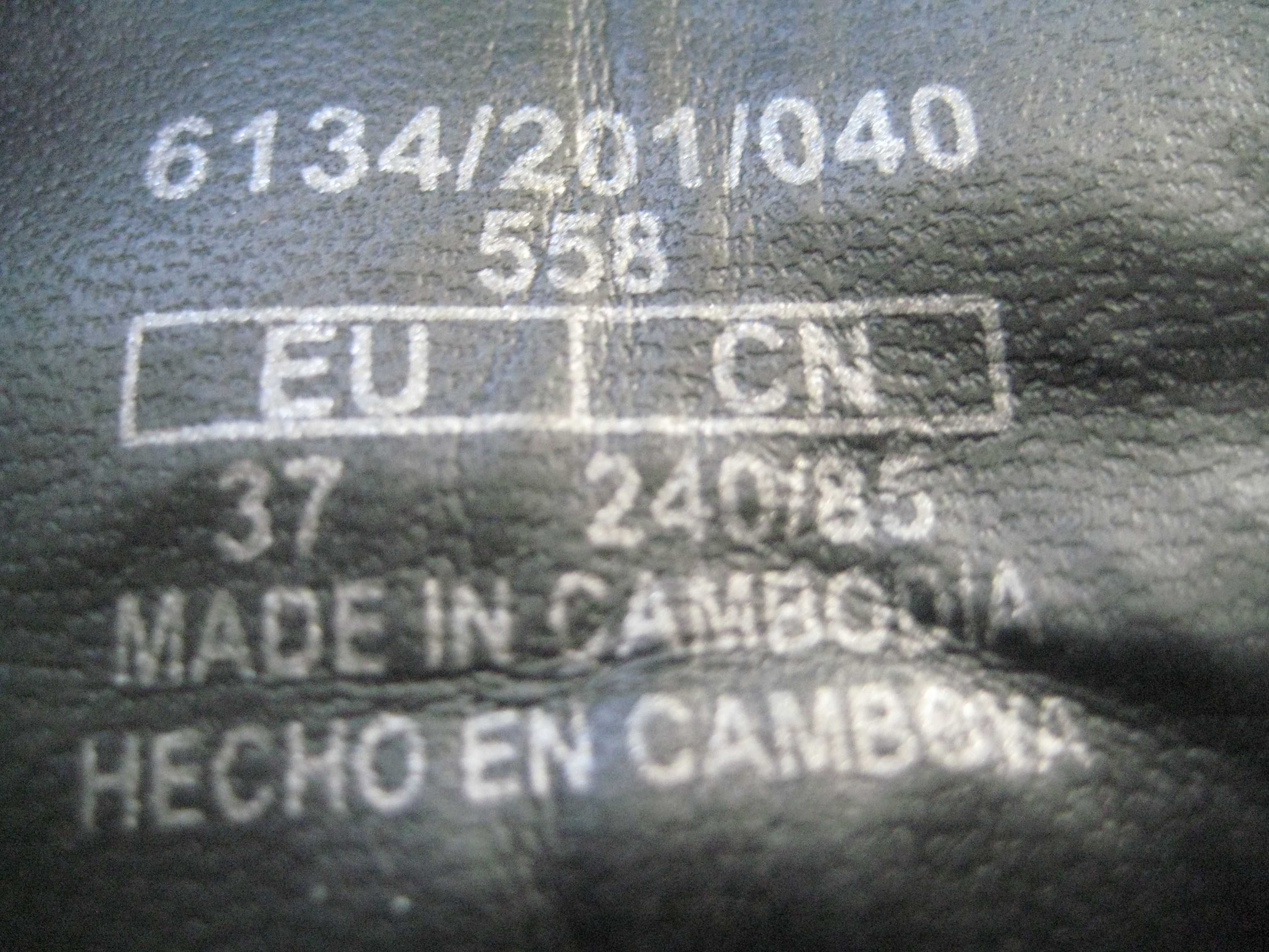 Продавам кожени дамски черни боти Zara Basic Made in Cambodia