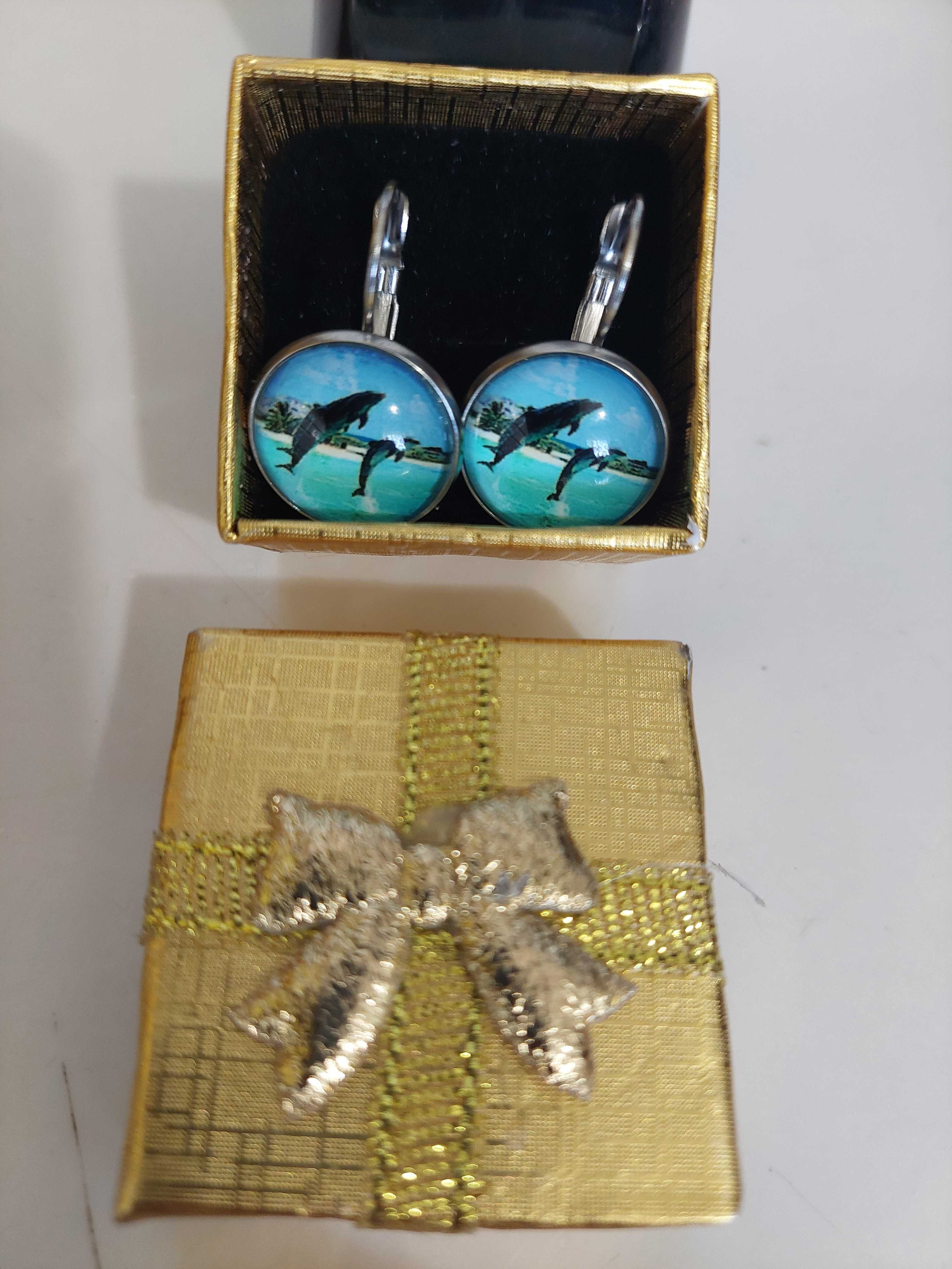 Cercei albaștri cu delfini cu tortita in cutie cadou