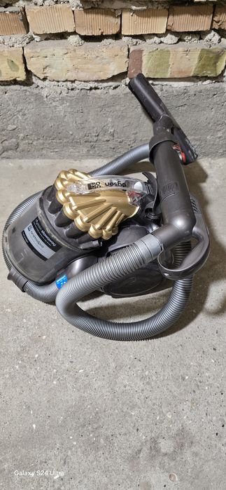 Прахосмукачка Dyson 1400W