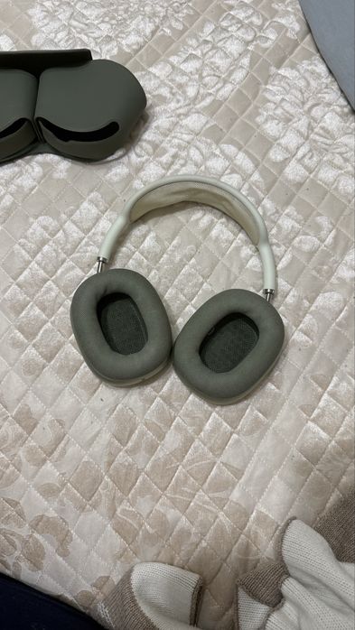 Наушники Apple AirPods Мах зеленый