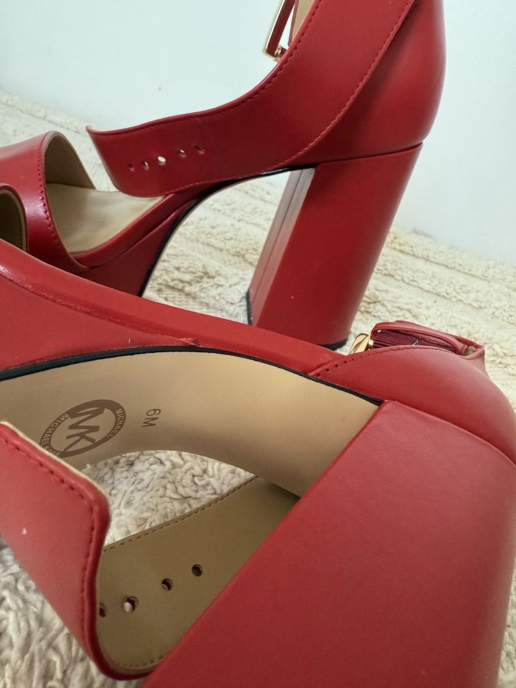 Сандали Michael Kors 37