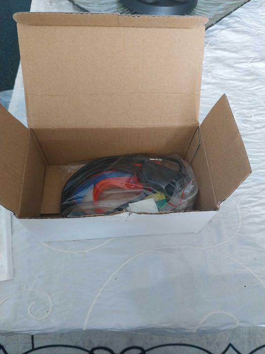 Блутут устройство и аухс кабел за ауди и фолцфаген