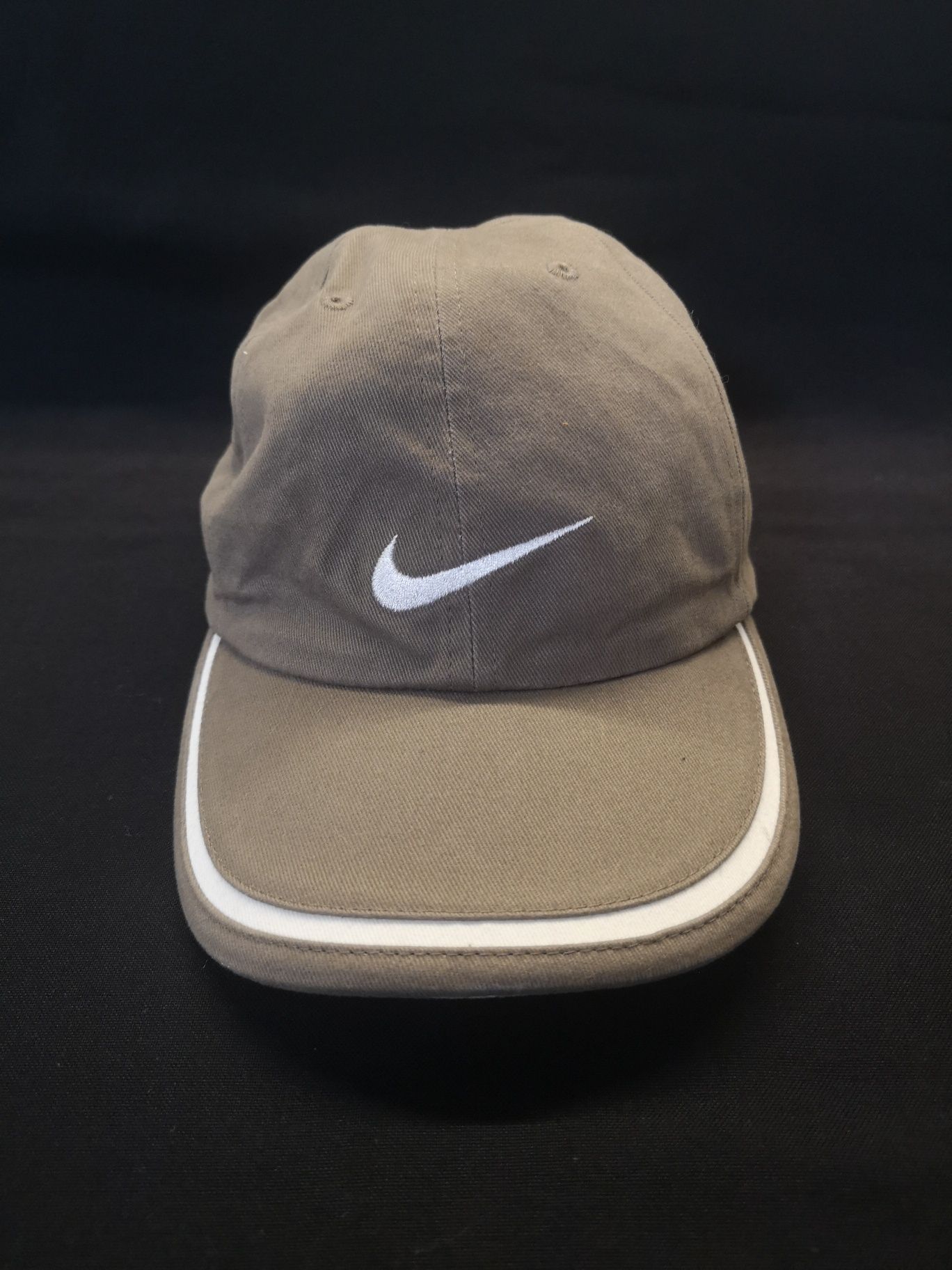 Шапка с козирка Nike