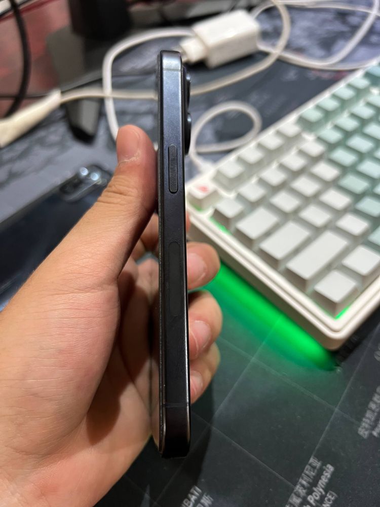 Iphone 15 pro srochna sotiladi