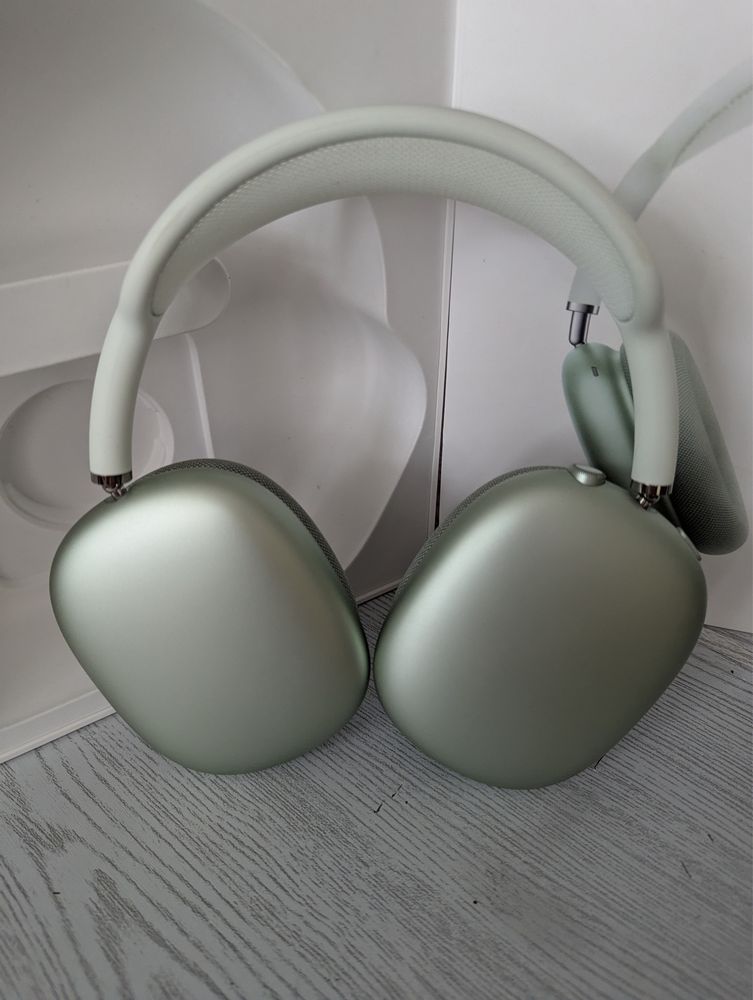 Наушники Apple AirPods Max зеленый
