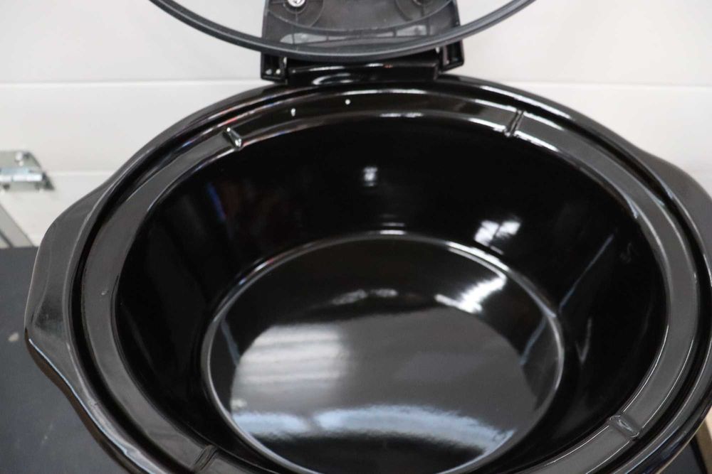 Уред за бавно готвене Cecotec Chup Chup Matic, 5.5 литра, LCD дисплей