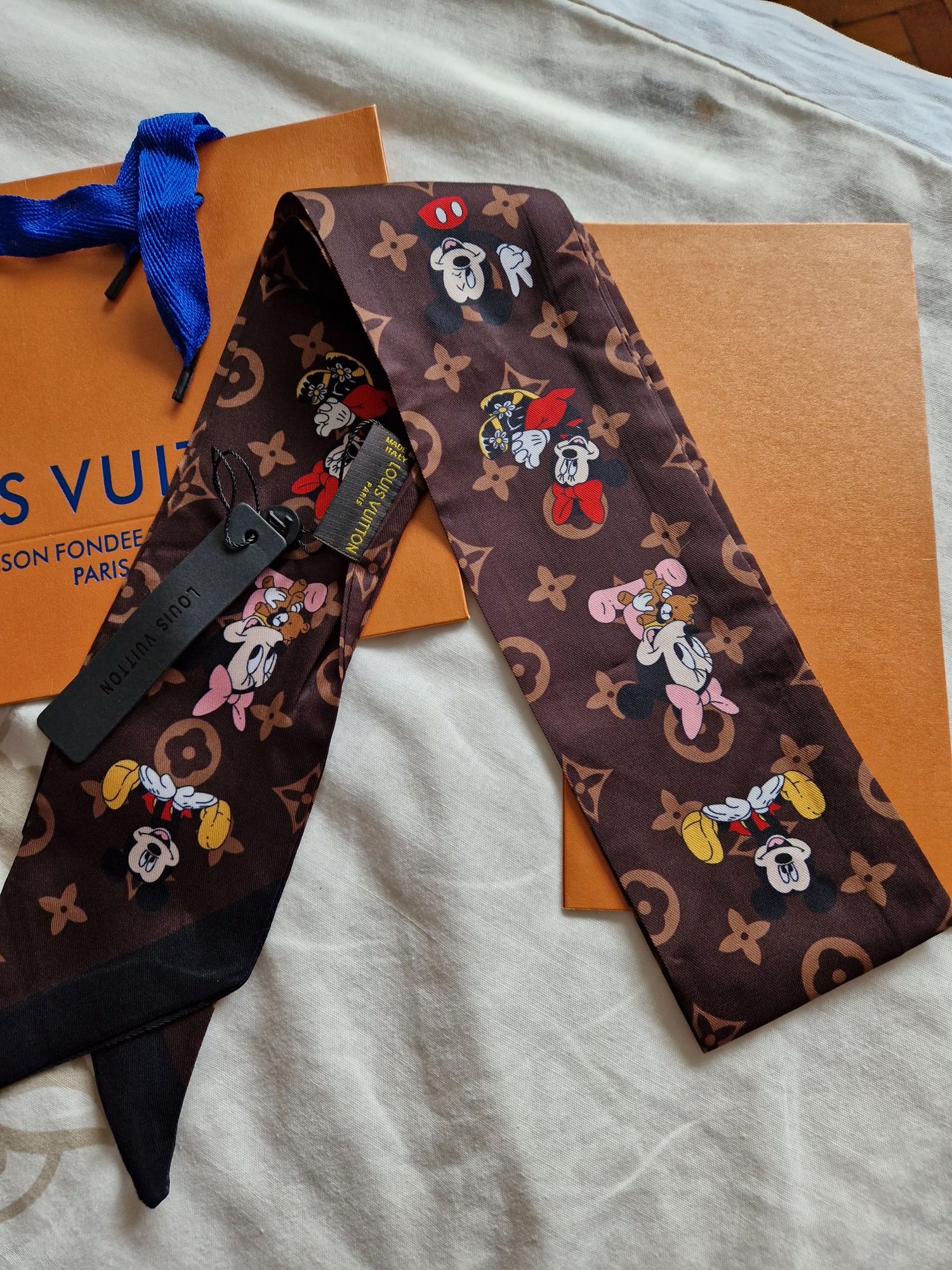 Eșarfă Louis Vuitton model 2025, 8 modele