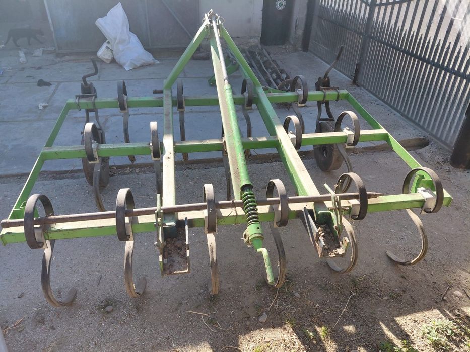 Cultivator agricol cu tăvălug de vânzare