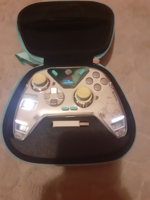 Consola HONKAI cu încărcător macnetic