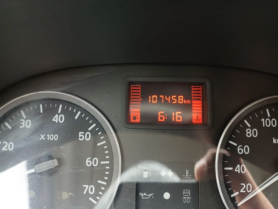 Dacia Sandero 2009 1.2 L benzina Laureat km reali cu carte de service