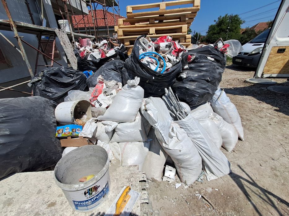 Eliberez apartamente,ridic deseuri din constructii.