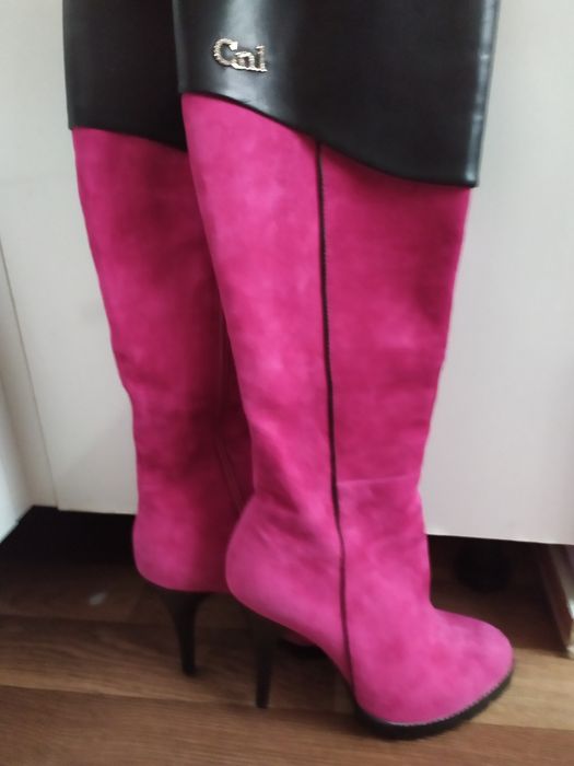 Продам новые осенние сапоги