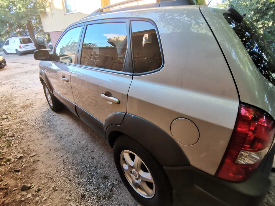 Hyundai Tucson 2.7 V6 173 к.с. газ/бензин, автомат