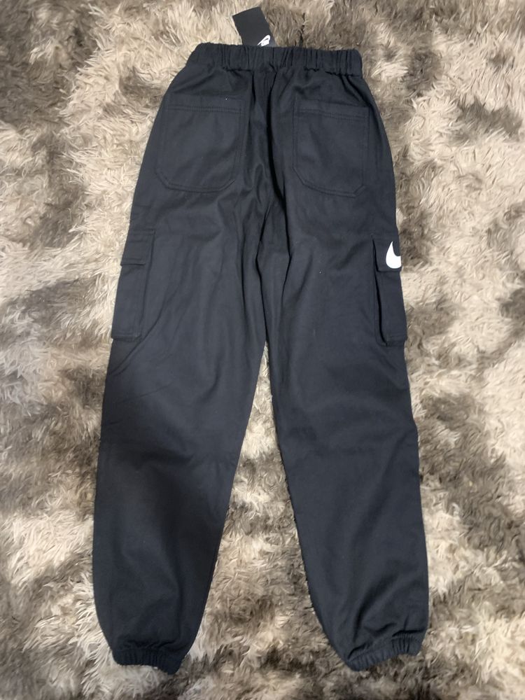 Pantaloni Nike Marimea L