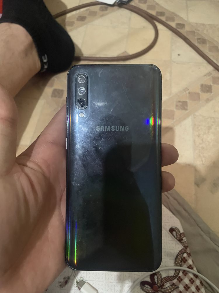 Самсунг А50 128 гигабайт