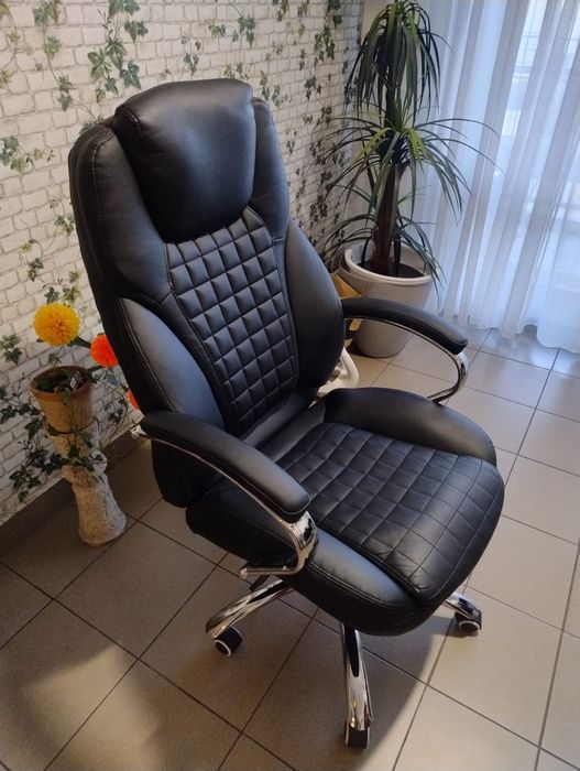 Vând scaun birou impecabil