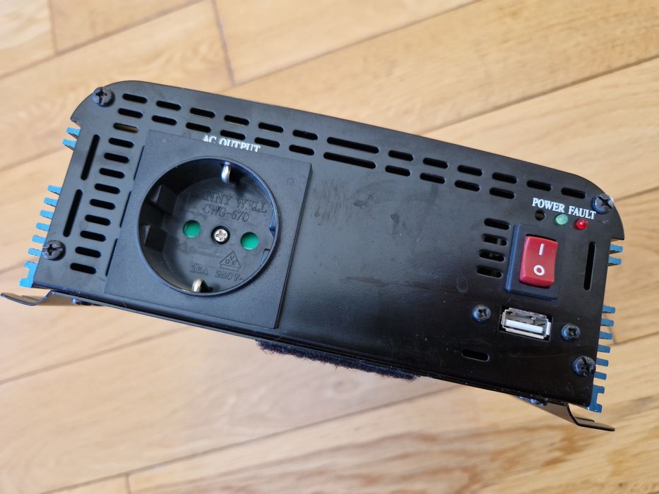 Инвертор Titan 600W