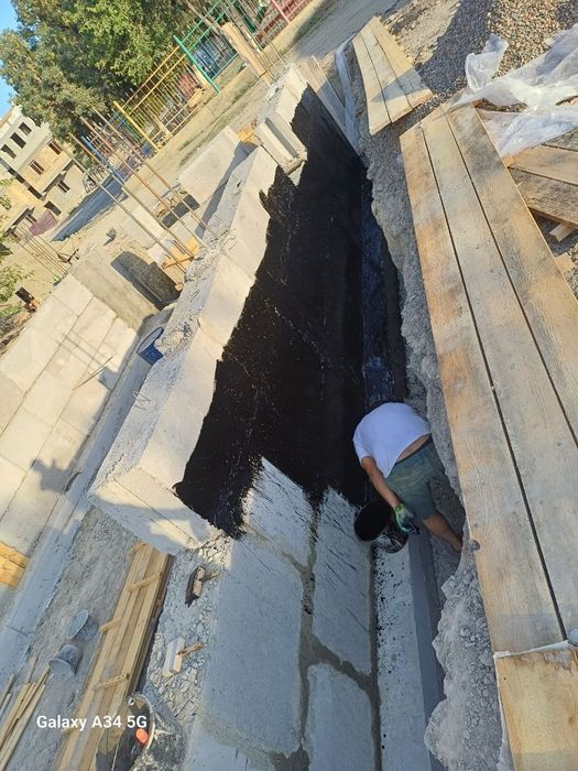 Недостроенное здание