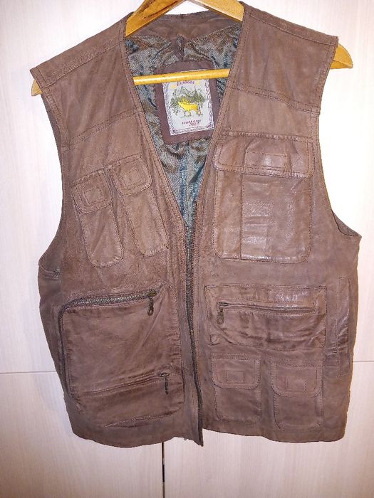 Кожен елек с много джобове