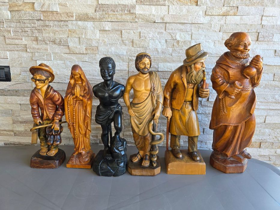Statuete din lemn