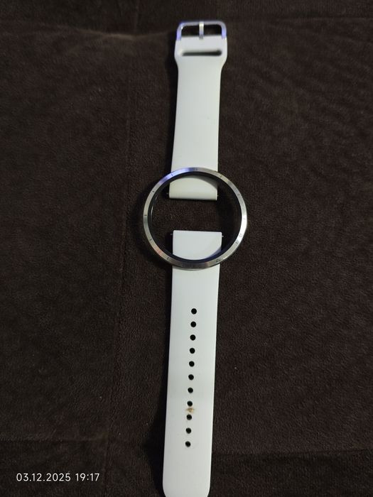 Huawei watch S4, silver and yellow