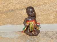 Figurina copil african in costum traditional din plastic pt diorame