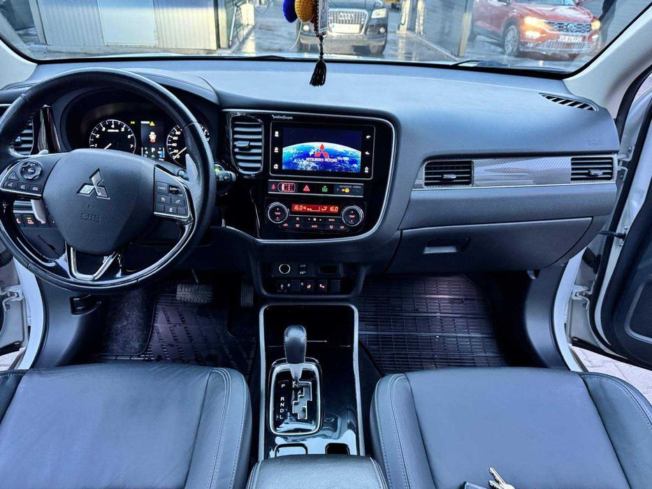 Mitsubishi Outlander 2.0i 4WD Instyle CVT AS&G S46