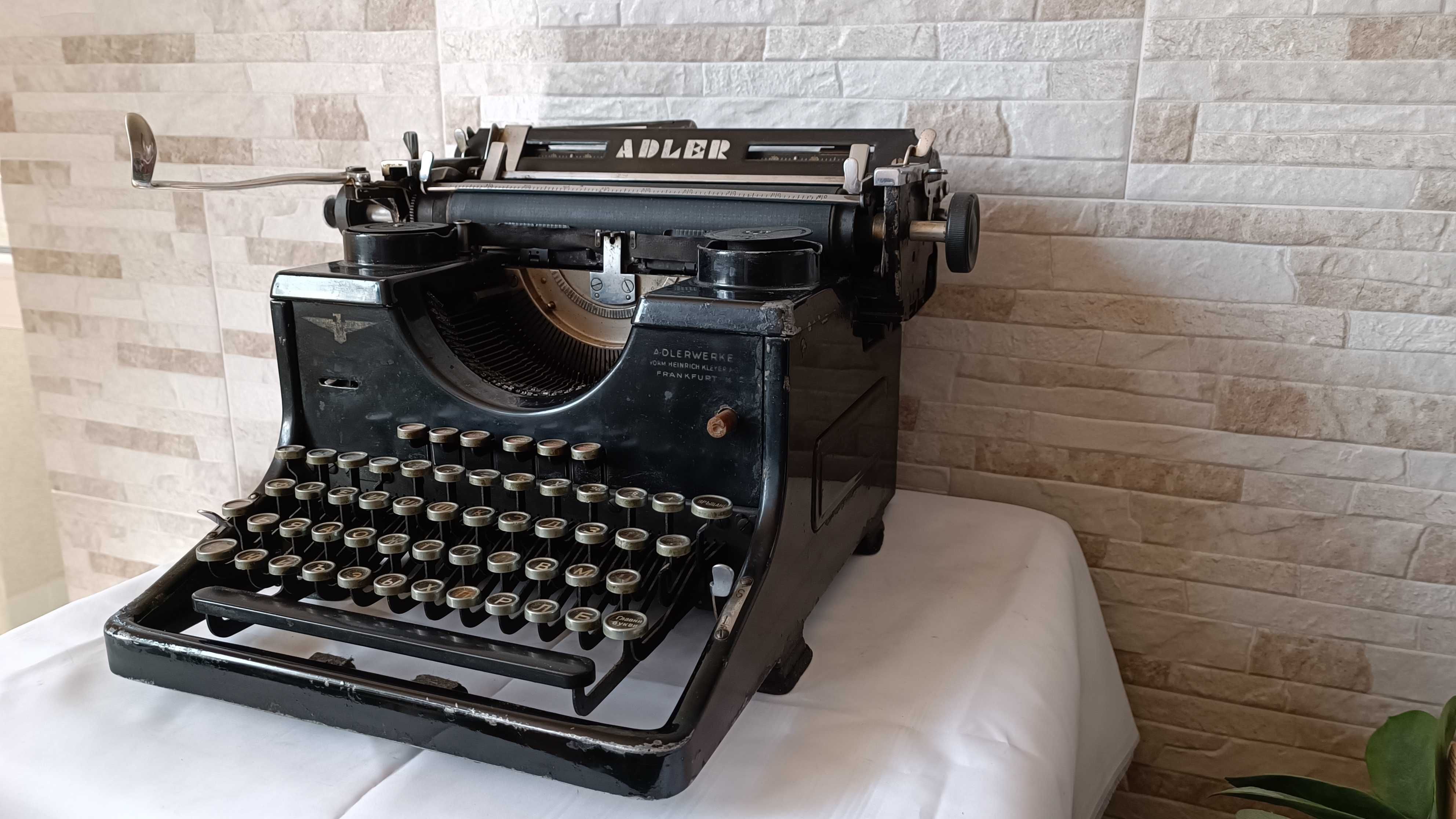 Стара пишеща машина Adler STANDART - Made in Germany - 1938 година