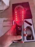 Dispozitiv perie Smart RF & EMS pentru stimularea cresterii parului